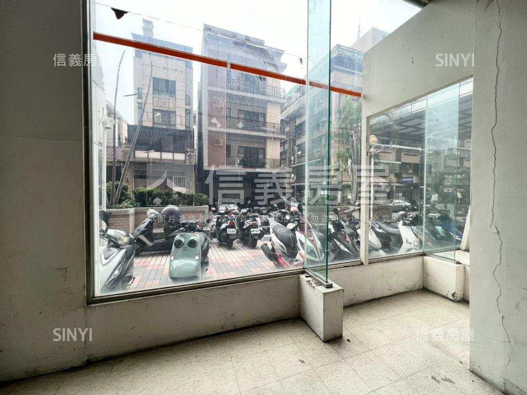 國資圖精美店面房屋室內格局與周邊環境