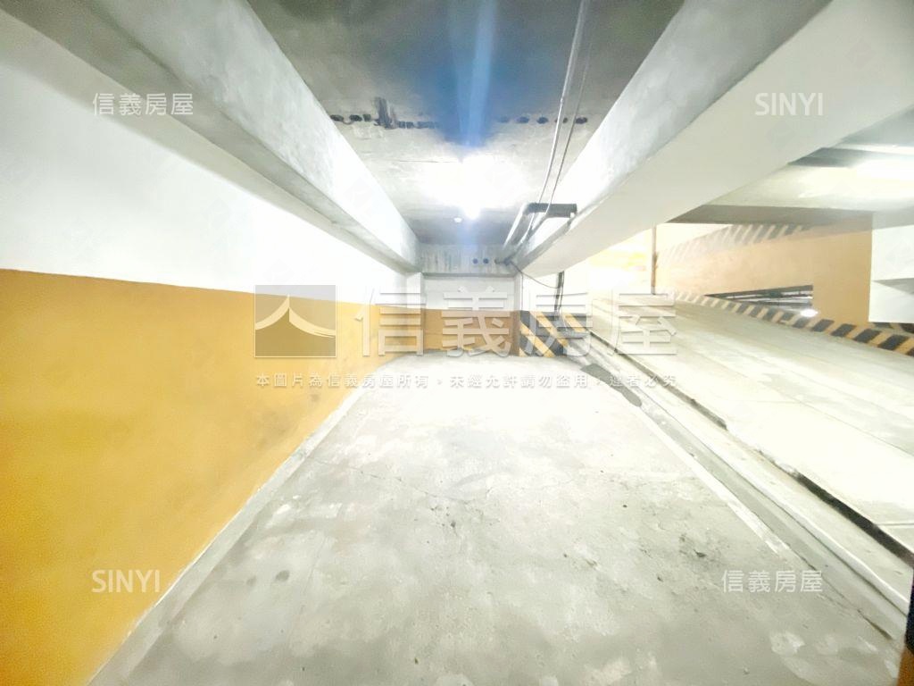 雲門☆信義敦化坡平車位房屋室內格局與周邊環境