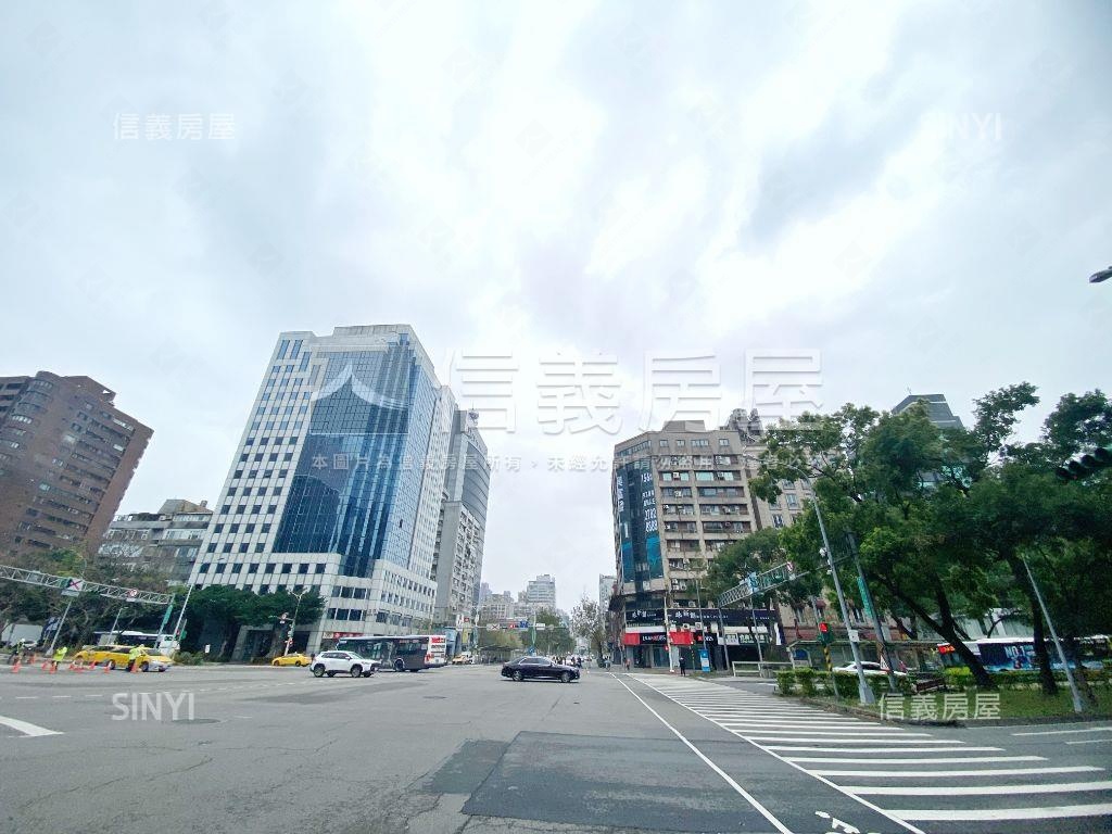 雲門☆信義敦化坡平車位房屋室內格局與周邊環境