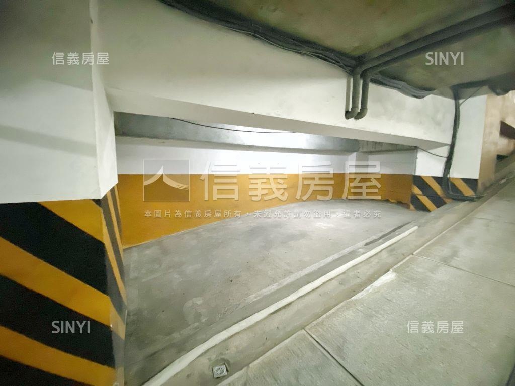 雲門☆信義敦化坡平車位房屋室內格局與周邊環境