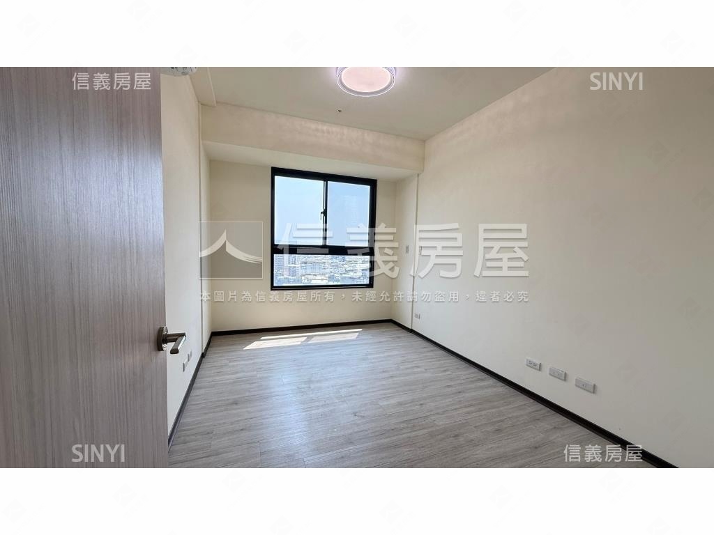 浩瀚ＭＶＰ✦四房雙平車位房屋室內格局與周邊環境
