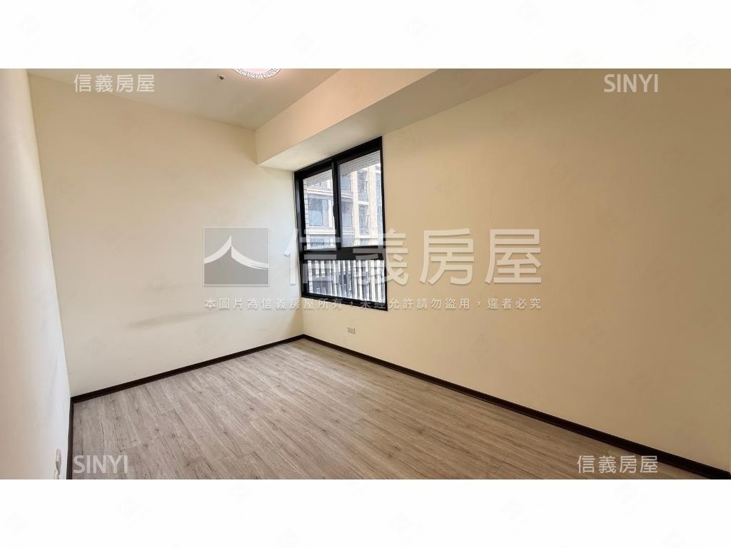 浩瀚ＭＶＰ✦四房雙平車位房屋室內格局與周邊環境