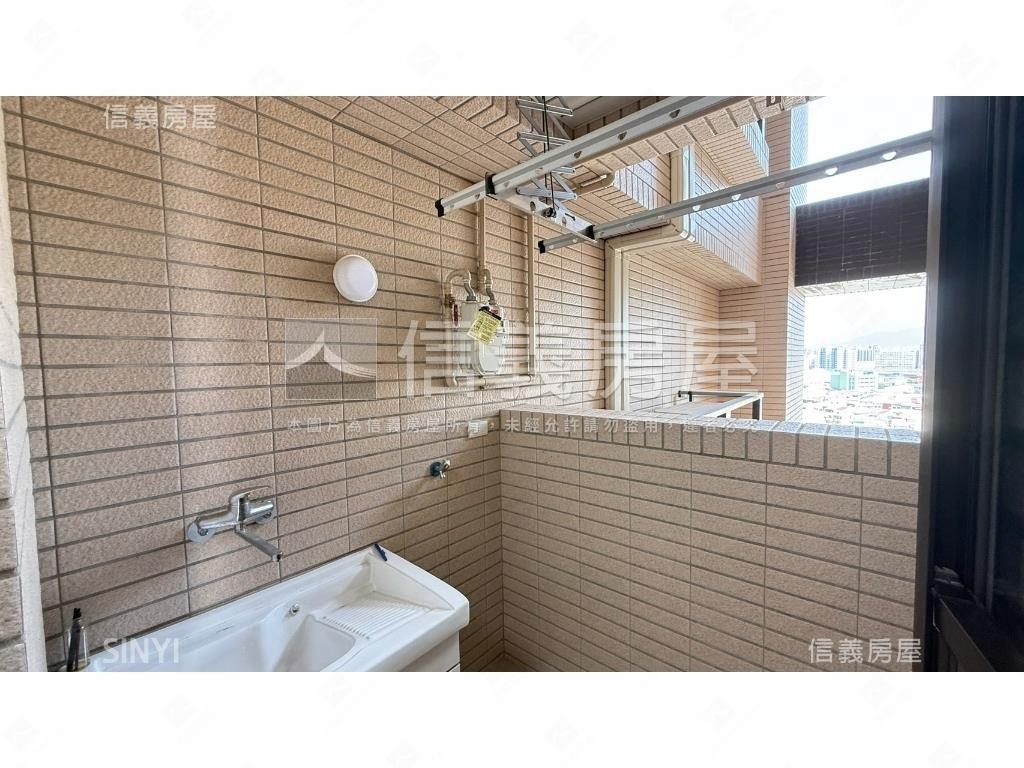 浩瀚ＭＶＰ✦四房雙平車位房屋室內格局與周邊環境