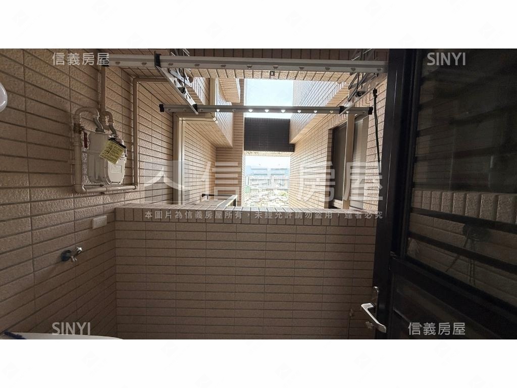 浩瀚ＭＶＰ✦四房雙平車位房屋室內格局與周邊環境