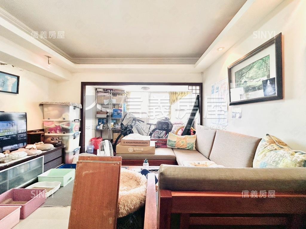 居易大四房車位房屋室內格局與周邊環境