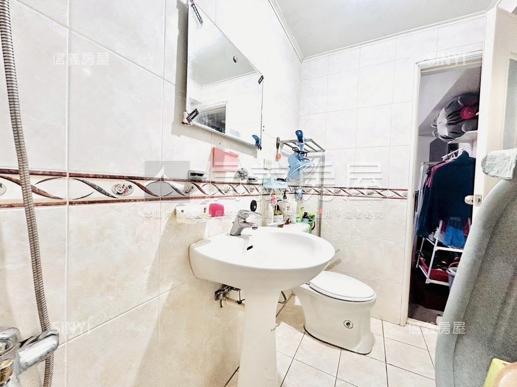 居易大四房車位房屋室內格局與周邊環境