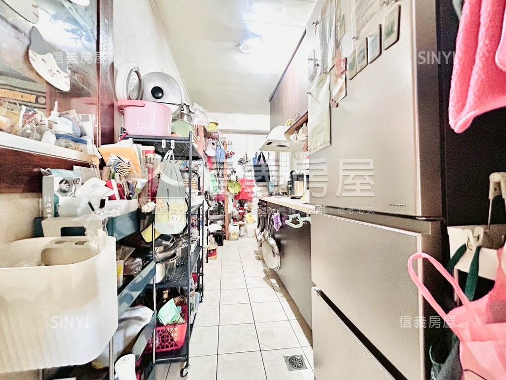 居易大四房車位房屋室內格局與周邊環境