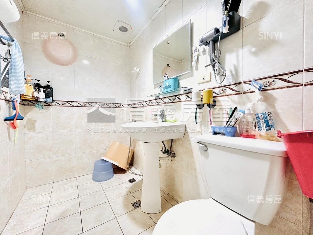 居易大四房車位房屋室內格局與周邊環境