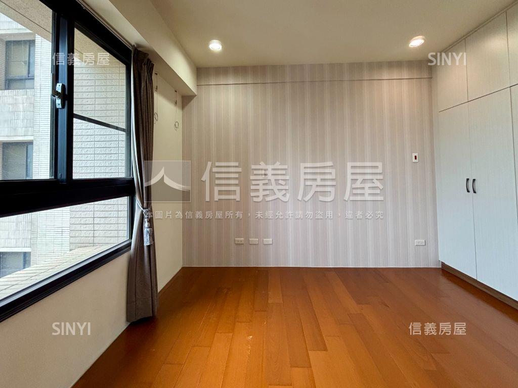 一極美景大三房平車房屋室內格局與周邊環境