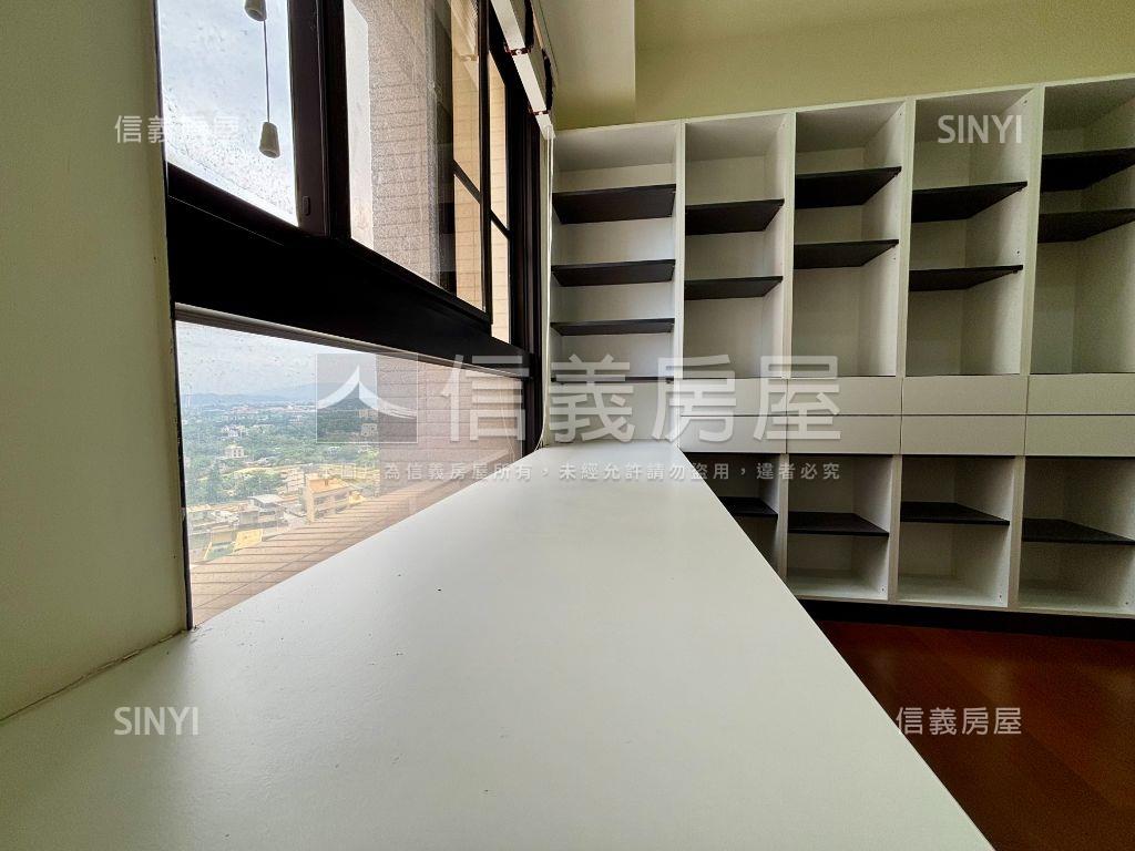 一極美景大三房平車房屋室內格局與周邊環境
