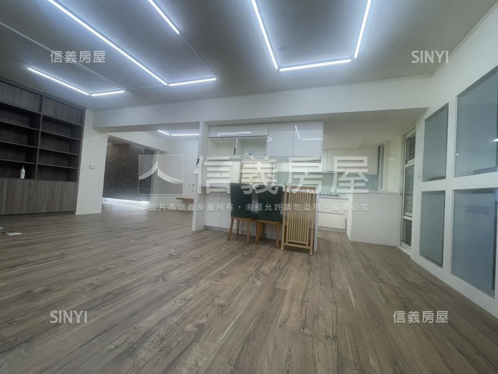 天母管理三房有車位房屋室內格局與周邊環境