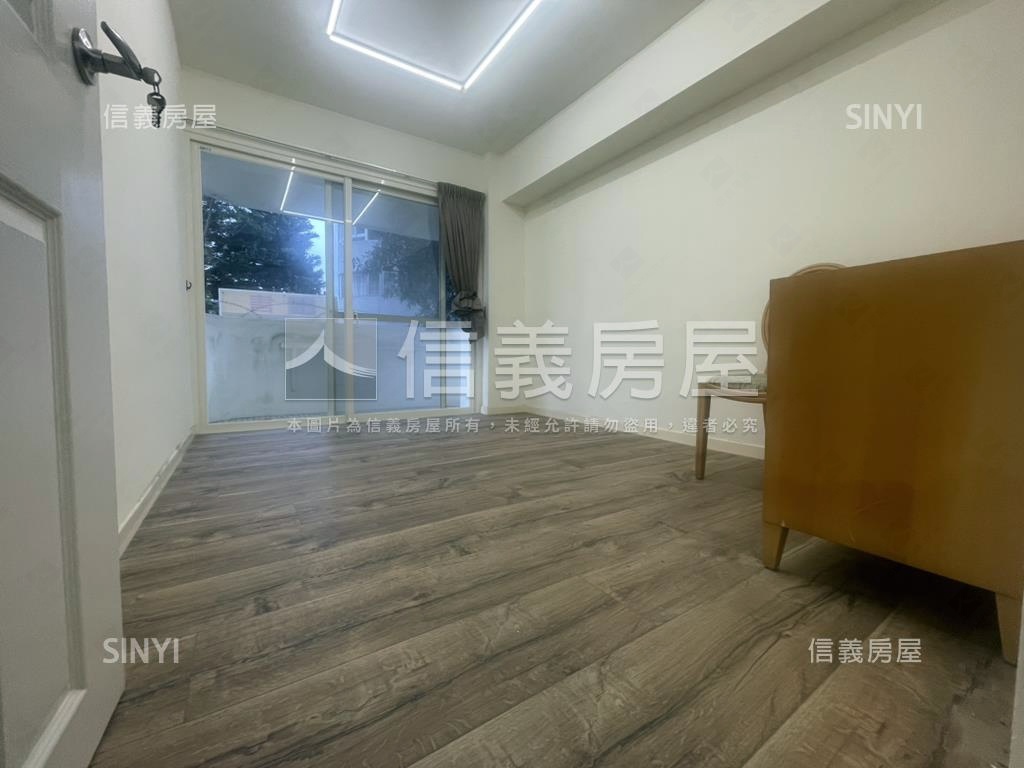 天母管理三房有車位房屋室內格局與周邊環境