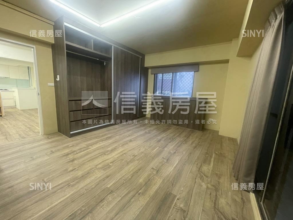 天母管理三房有車位房屋室內格局與周邊環境