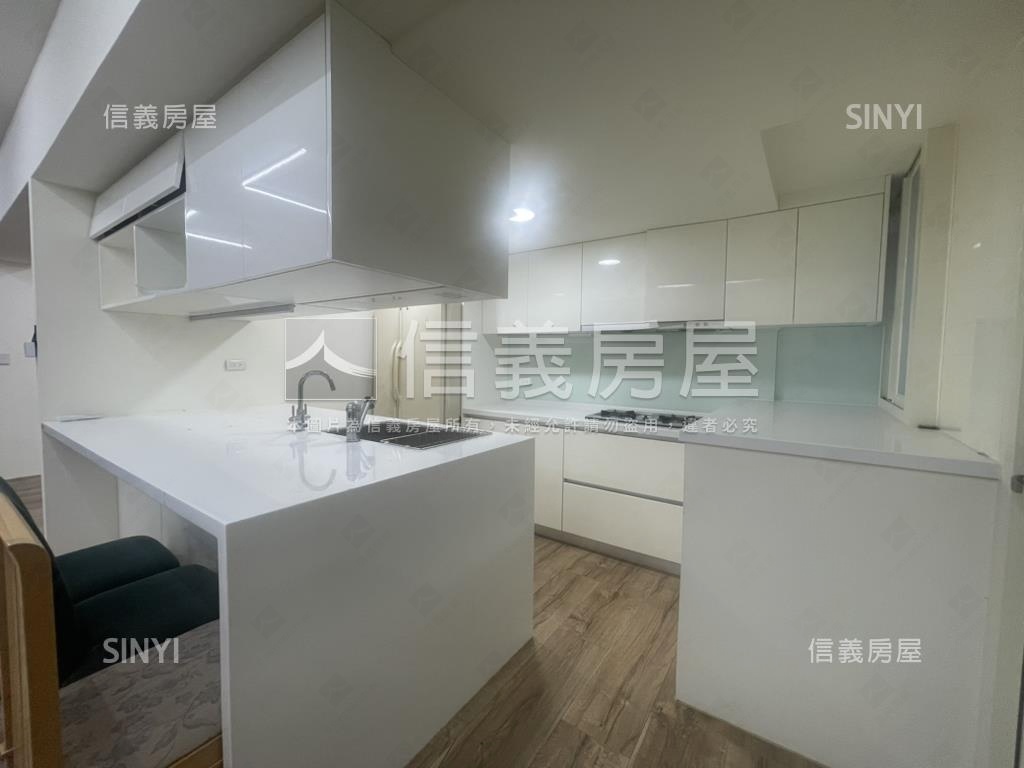 天母管理三房有車位房屋室內格局與周邊環境