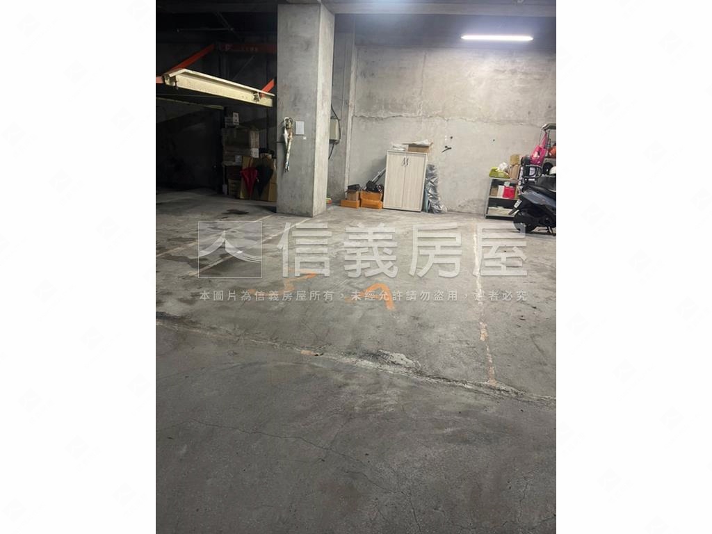 天母管理三房有車位房屋室內格局與周邊環境