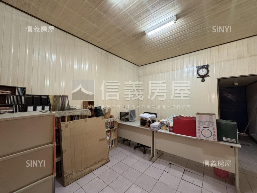 中山路一彎騎樓透天房屋室內格局與周邊環境