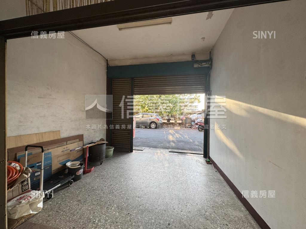 中山路一彎騎樓透天房屋室內格局與周邊環境