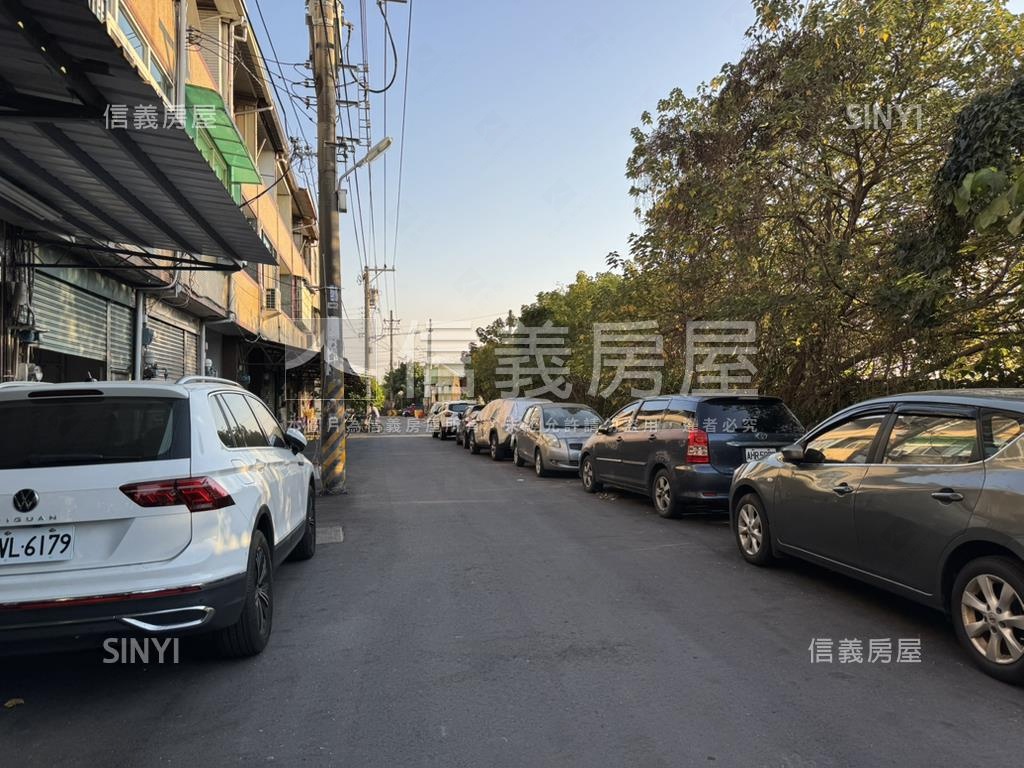 中山路一彎騎樓透天房屋室內格局與周邊環境