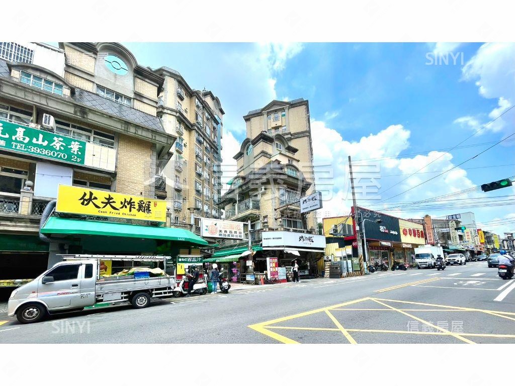 正中山路勤益金雞母透店房屋室內格局與周邊環境