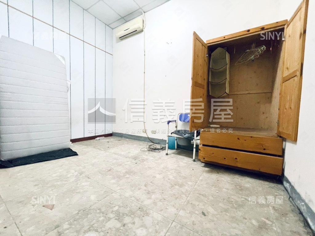 正中山路勤益金雞母透店房屋室內格局與周邊環境