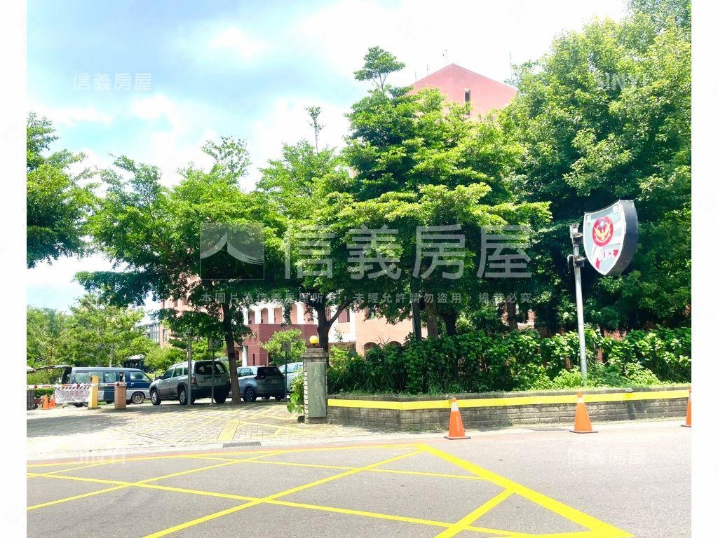 正中山路勤益金雞母透店房屋室內格局與周邊環境