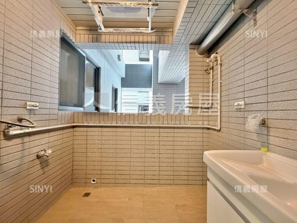 湖濱城全新高樓層三房平車房屋室內格局與周邊環境