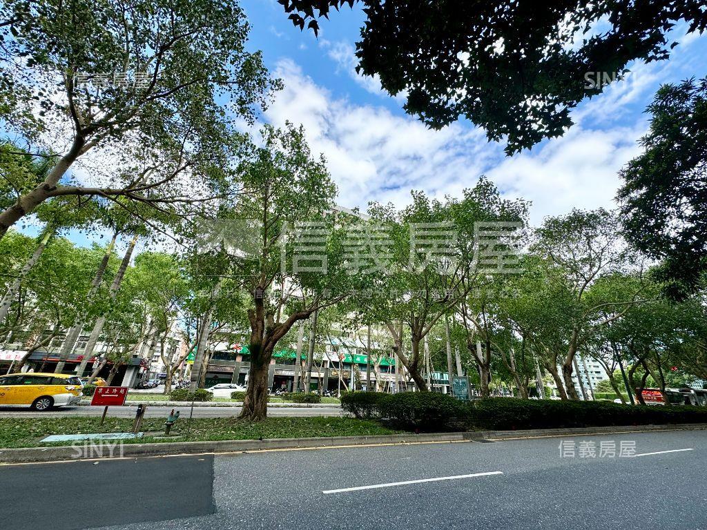 ＮＥＷ仁愛香榭高樓附車位房屋室內格局與周邊環境