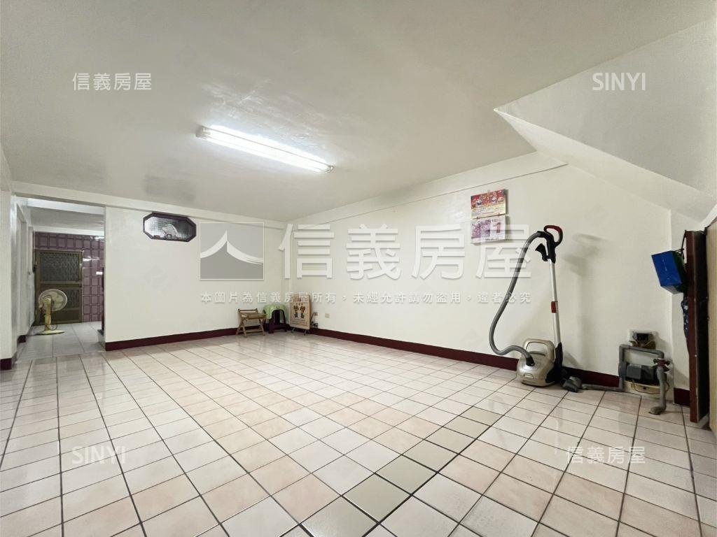面森林公園車庫優質透天房屋室內格局與周邊環境