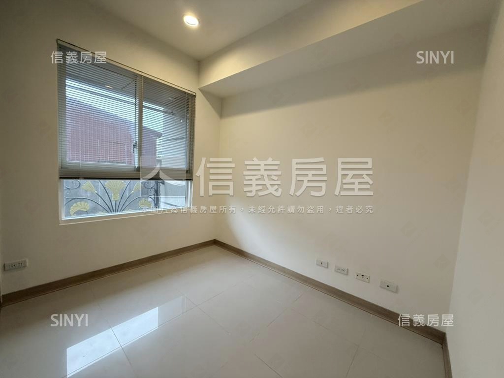 玉上園美三房車位房屋室內格局與周邊環境