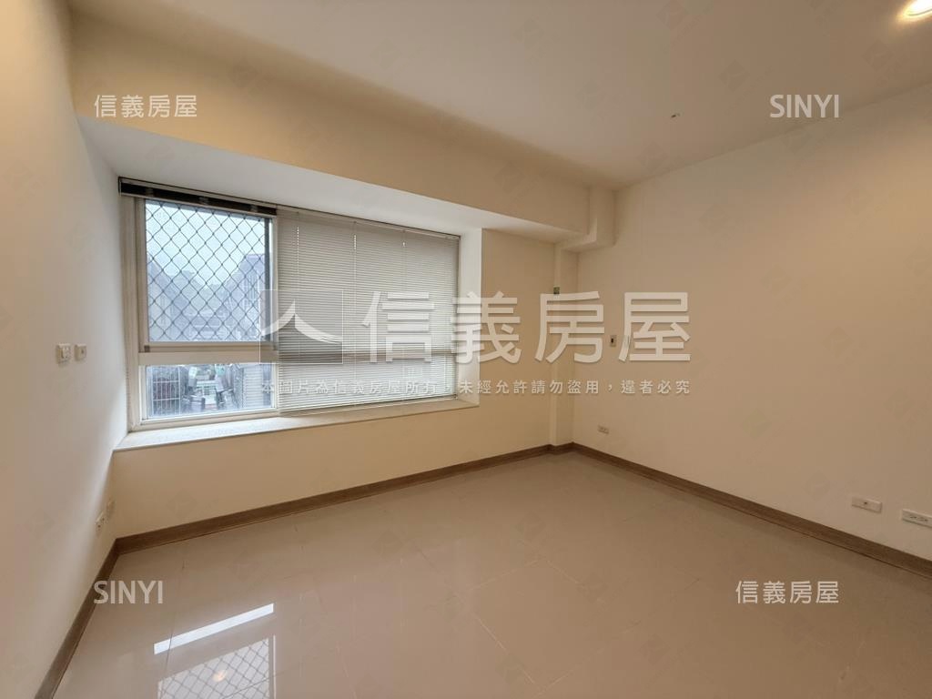 玉上園美三房車位房屋室內格局與周邊環境