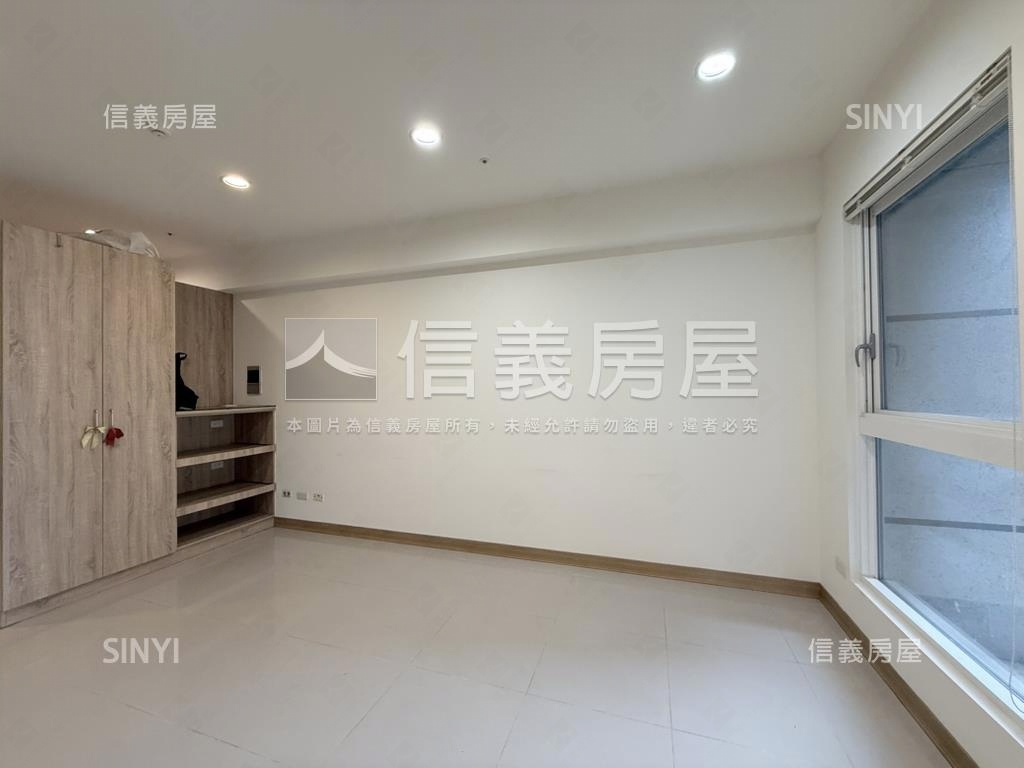 玉上園美三房車位房屋室內格局與周邊環境