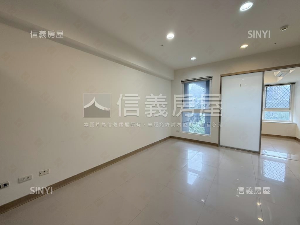 玉上園美三房車位房屋室內格局與周邊環境