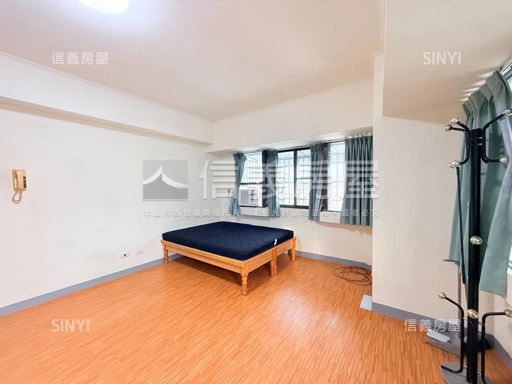 近高雄火車站邊間採光美宅房屋室內格局與周邊環境