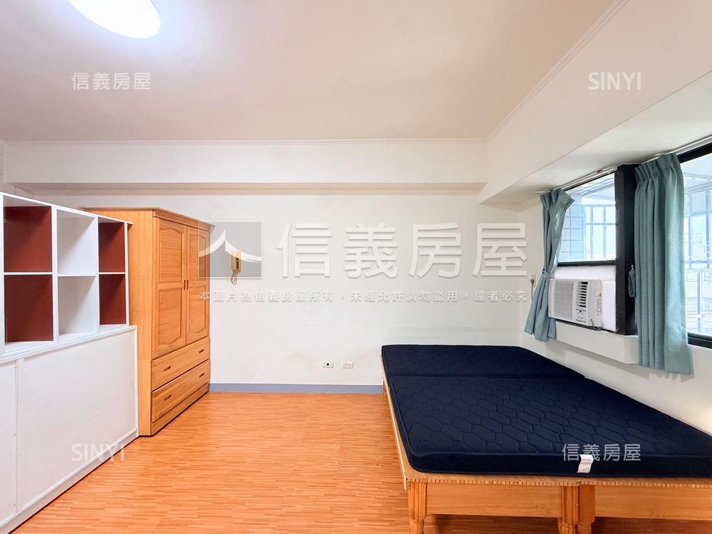 近高雄火車站邊間採光美宅房屋室內格局與周邊環境