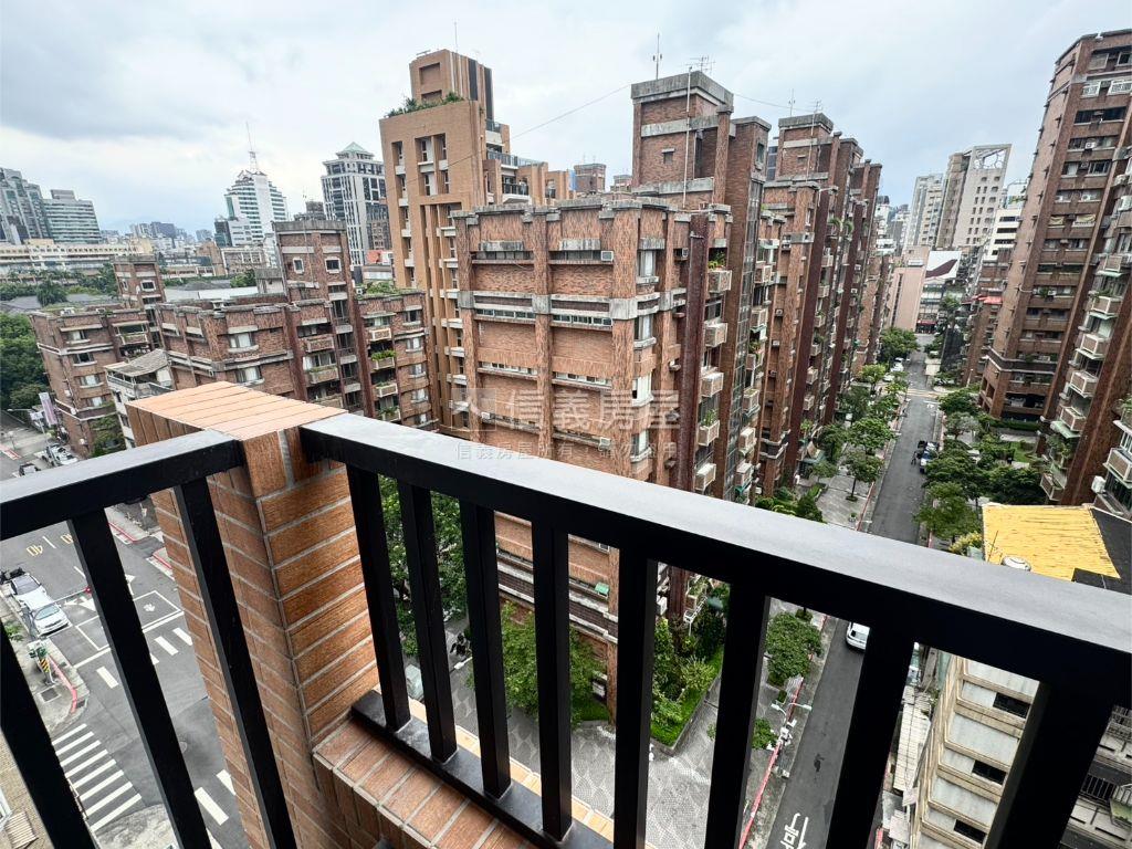 仁愛旭★高樓景觀電梯兩房房屋室內格局與周邊環境