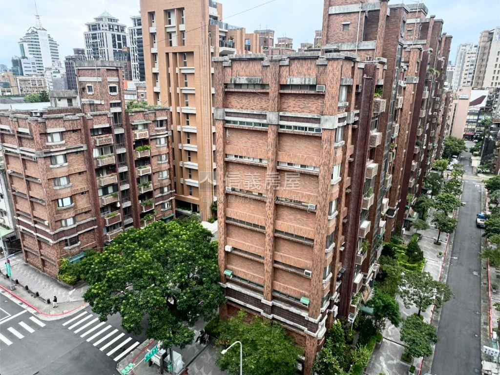 仁愛旭★高樓景觀電梯兩房房屋室內格局與周邊環境