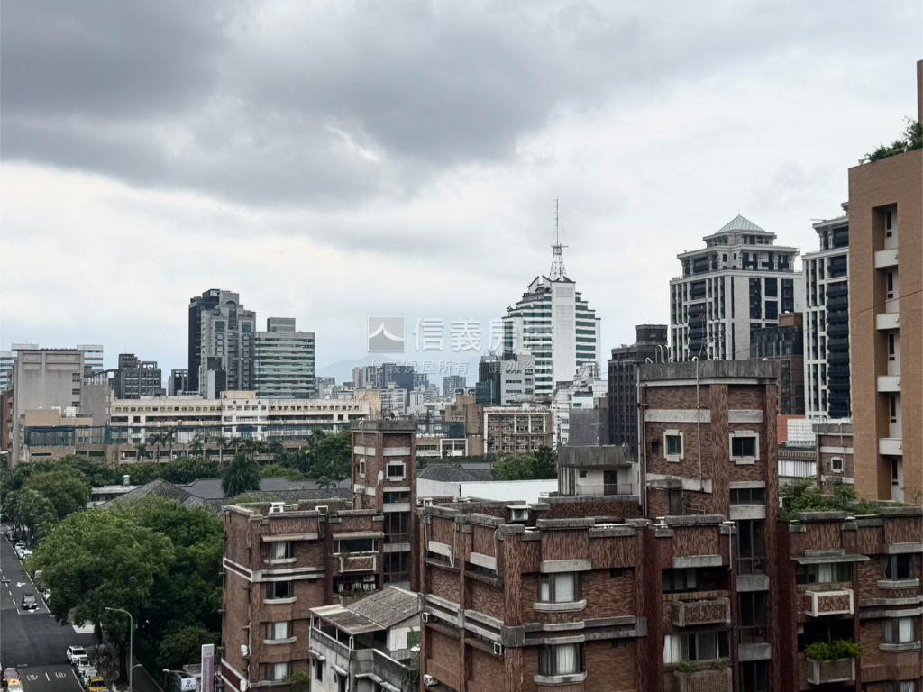 仁愛旭★高樓景觀電梯兩房房屋室內格局與周邊環境