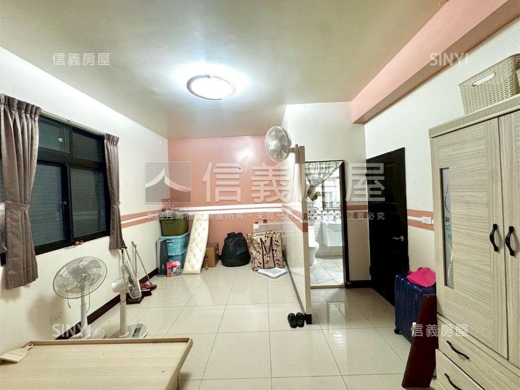 前院停車邊間五套房別墅房屋室內格局與周邊環境