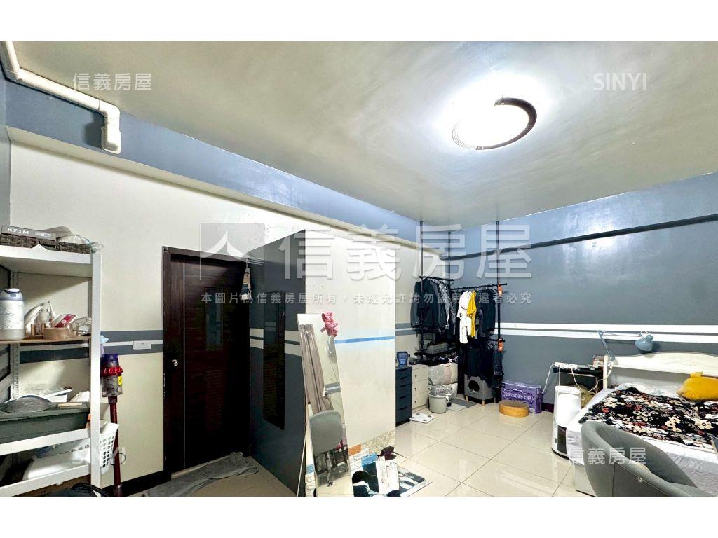 前院停車邊間五套房別墅房屋室內格局與周邊環境