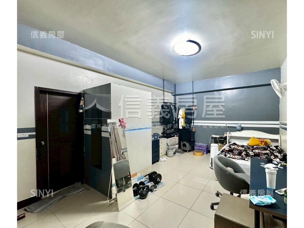 前院停車邊間五套房別墅房屋室內格局與周邊環境