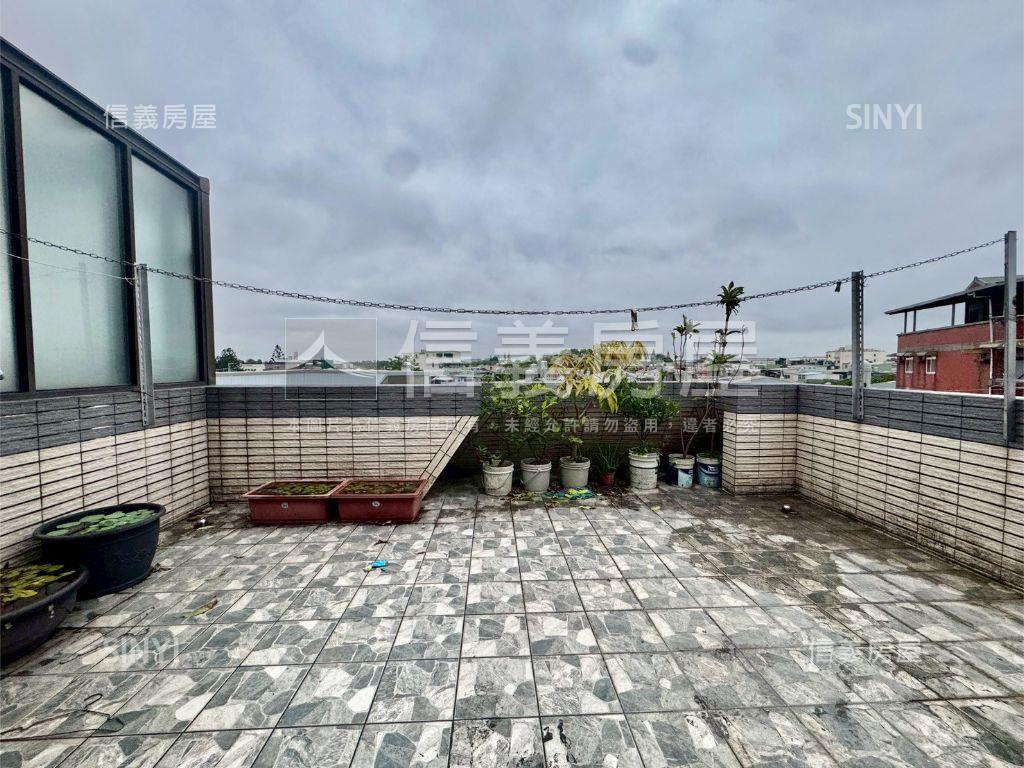 前院停車邊間五套房別墅房屋室內格局與周邊環境