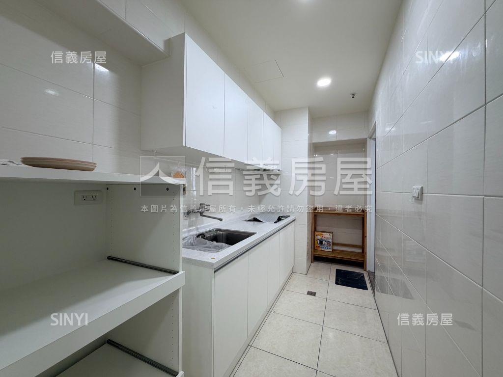 建工商圈全新整理三房平車房屋室內格局與周邊環境