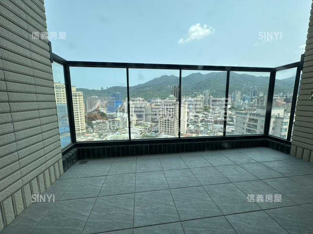 就看這間麗源富域房屋室內格局與周邊環境