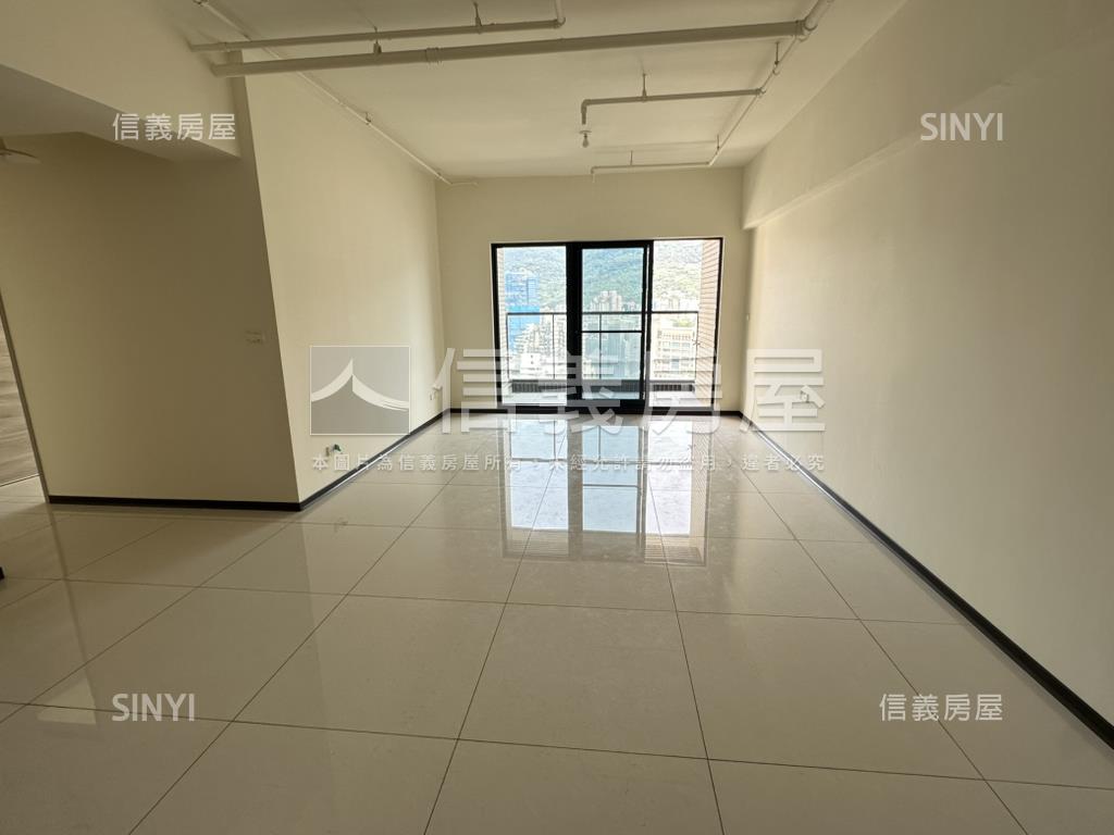 就看這間麗源富域房屋室內格局與周邊環境