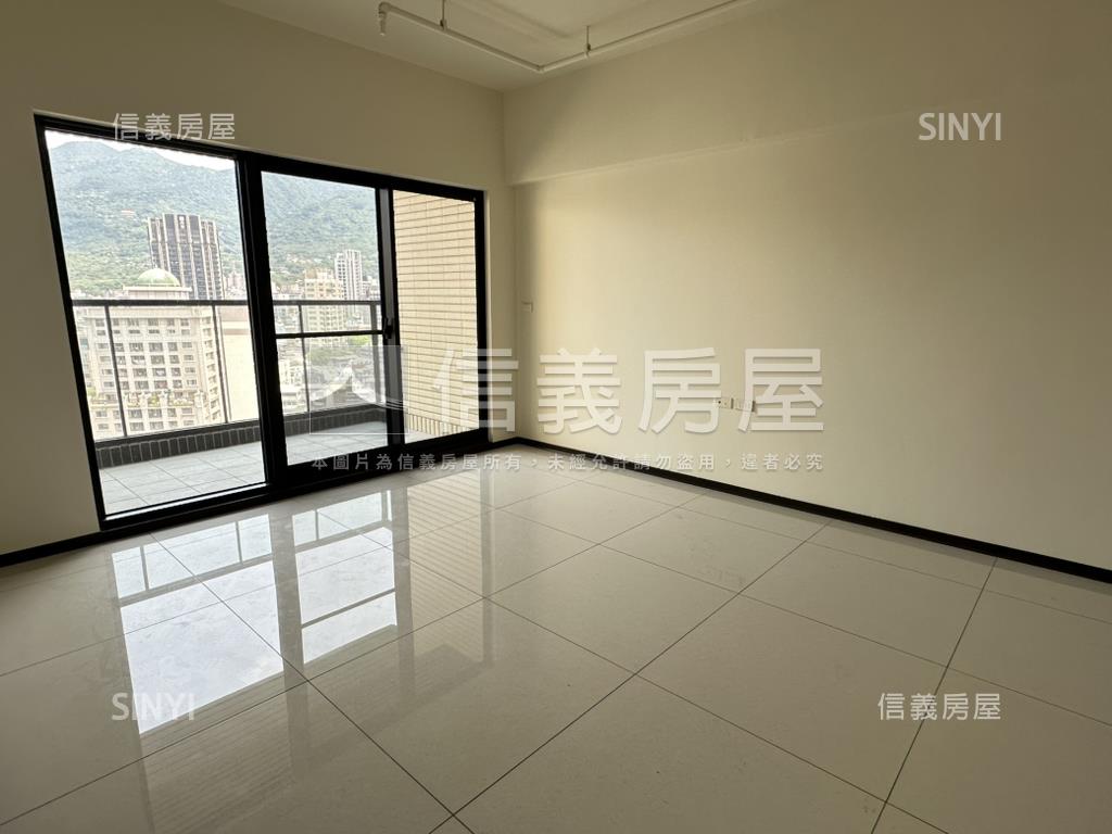 就看這間麗源富域房屋室內格局與周邊環境