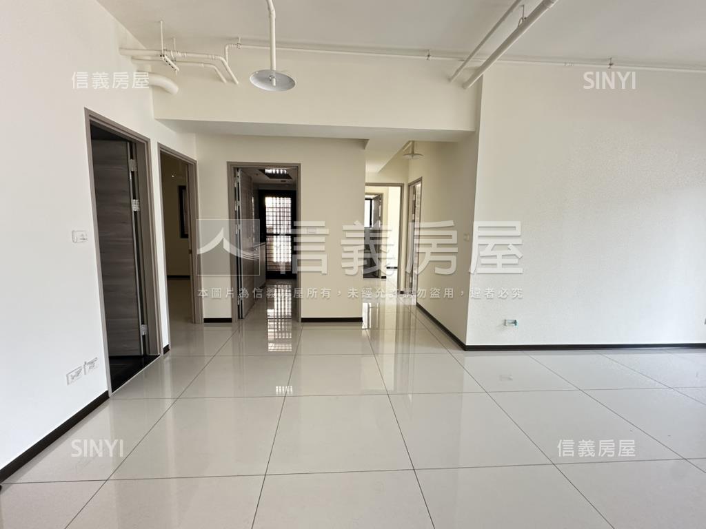 就看這間麗源富域房屋室內格局與周邊環境