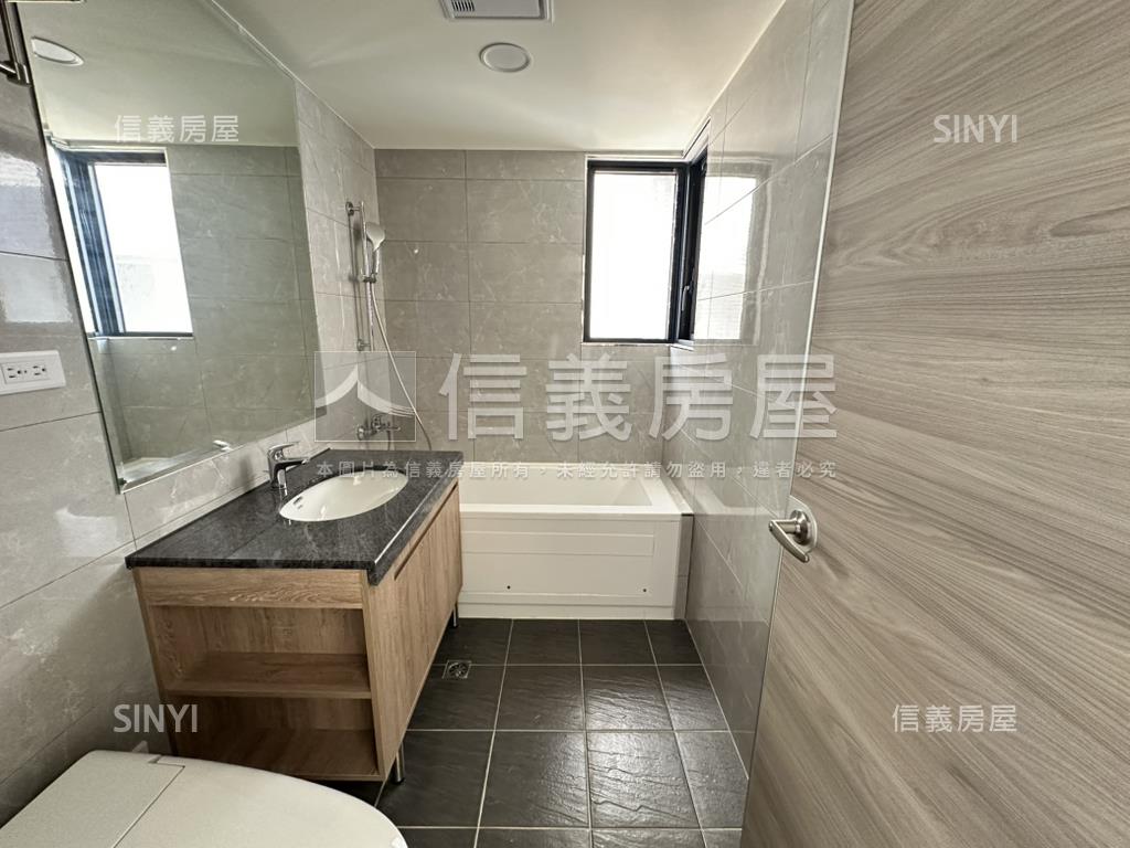 就看這間麗源富域房屋室內格局與周邊環境