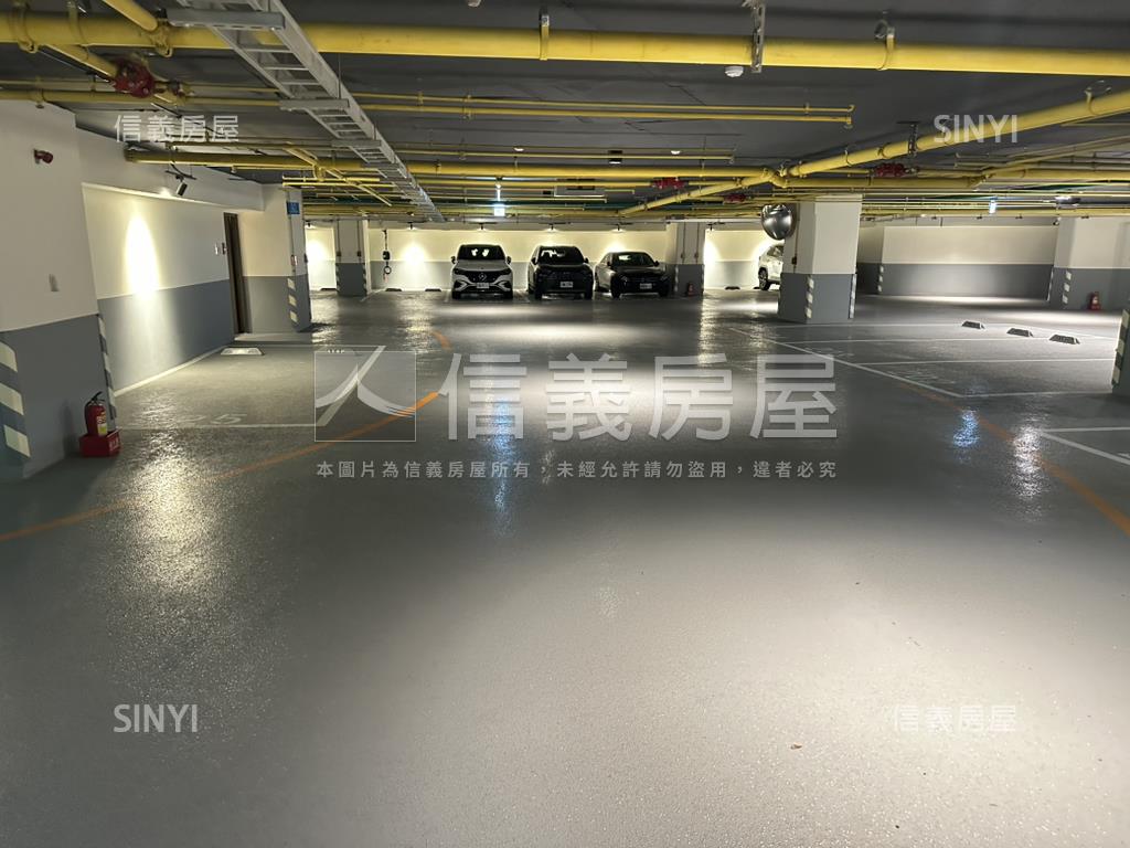 就看這間麗源富域房屋室內格局與周邊環境