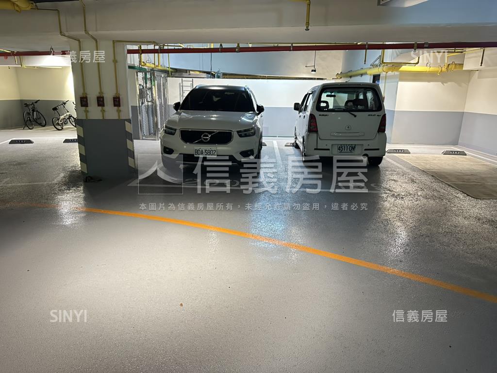 就看這間麗源富域房屋室內格局與周邊環境