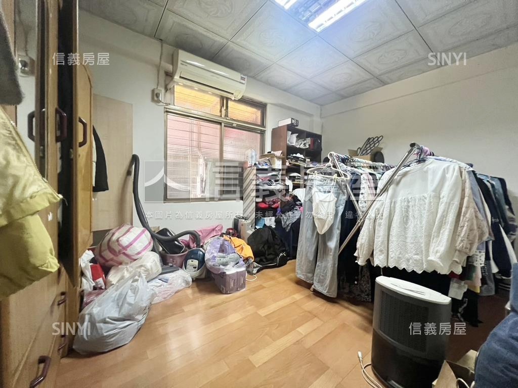 南山路黃金公寓２樓＋車位房屋室內格局與周邊環境